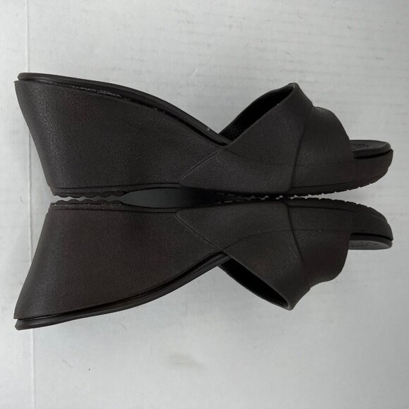 Crocs Womens Kadee Black Solid Wedge Heeled Rubber Slip-On Size 8 Mule Sandals - Picture 6 of 9